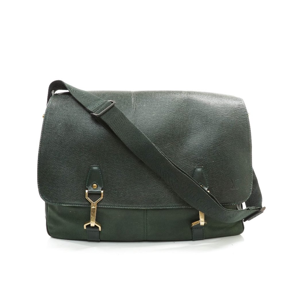 Auth Louis Vuitton Taiga Messenger Bag #19343L22